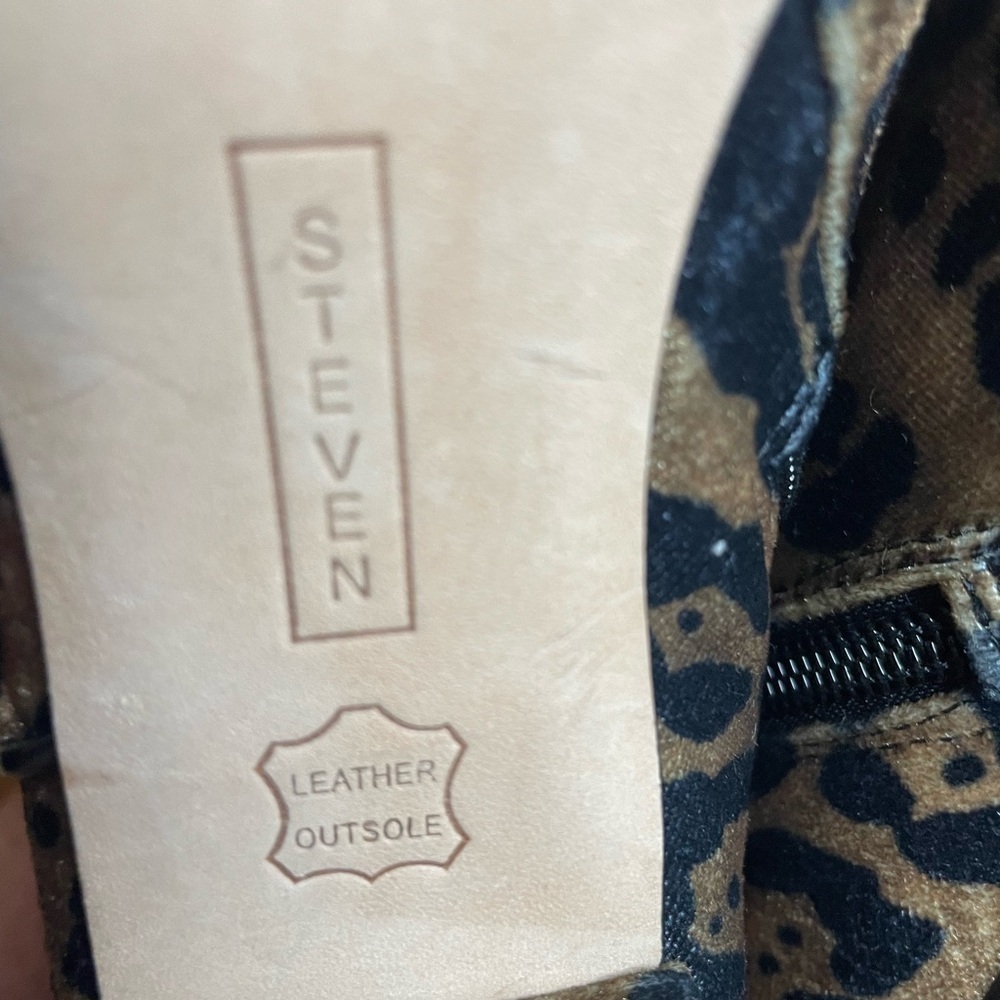 Steve Madden size 7 Leopard Pattern Ankle Booties, never worn, block heel 2.5” - Picture 7 of 14